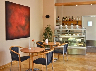 Kuchentheke im Cafe Villa des Convenio Gelsenkirchen